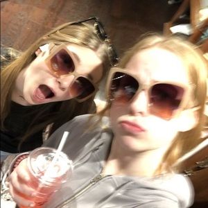 Meet your Posher, Ellie